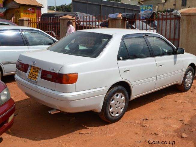 Toyota premio 1996