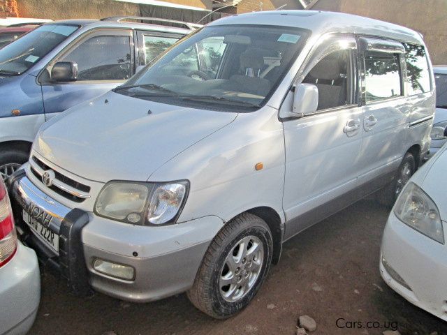 Toyota noah 1999