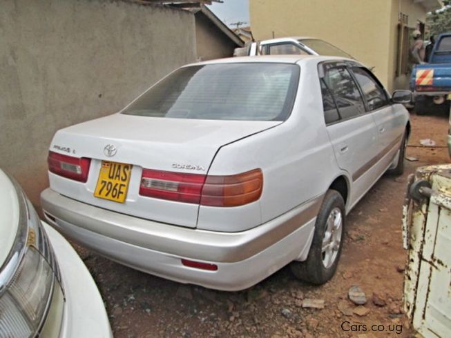 Toyota premio 1999