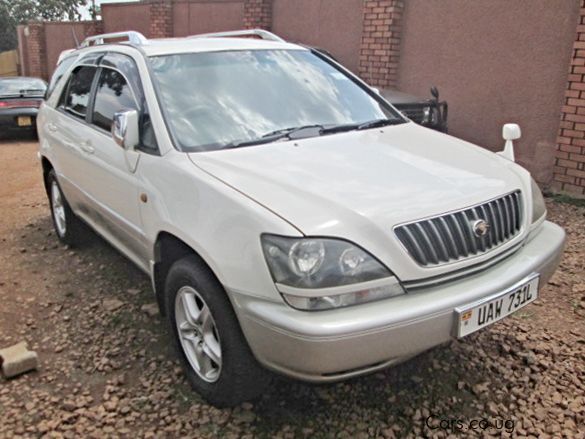 Toyota harrier 2000 год