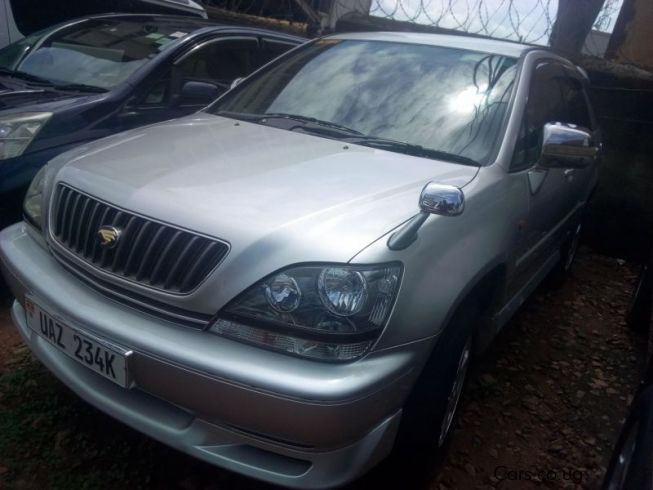 Toyota harrier 2000 год