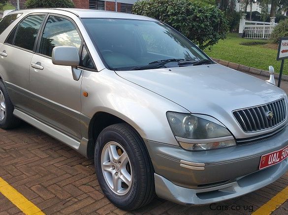 Toyota harrier 2000 год