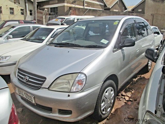 2000 toyota nadia