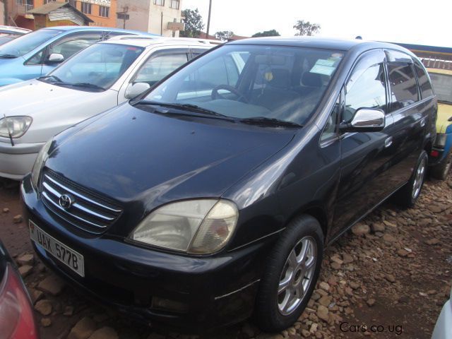 2000 toyota nadia