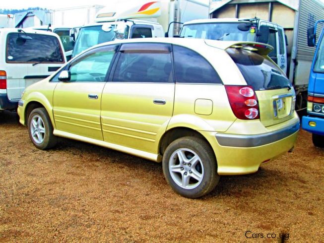 2000 toyota nadia