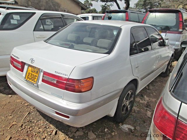 Toyota premio 2000