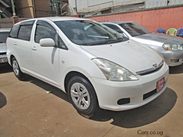 Toyota wish серая