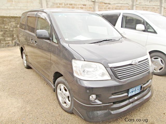 Toyota noah 2001