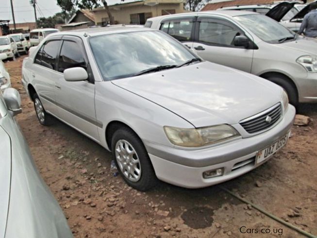 Toyota premio 2001