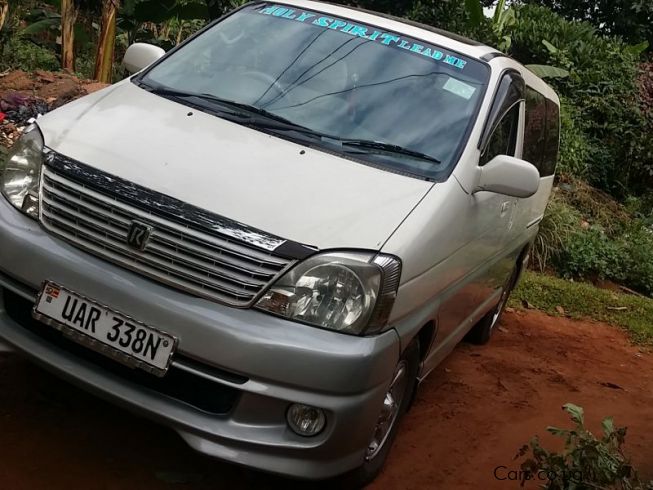 Toyota hiace regius 2002