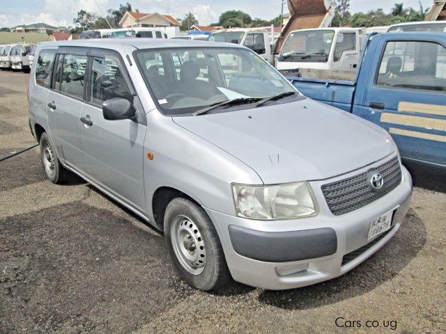 Toyota succeed 2005