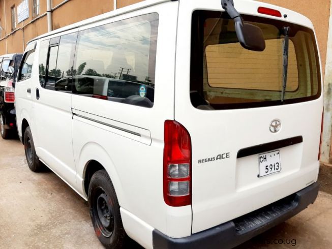 Toyota hiace 2006