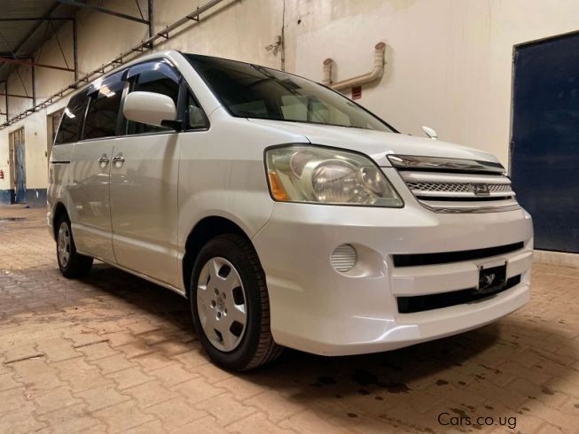 Toyota noah 2007