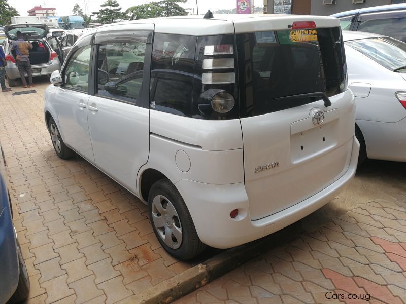 Toyota sienta 2007