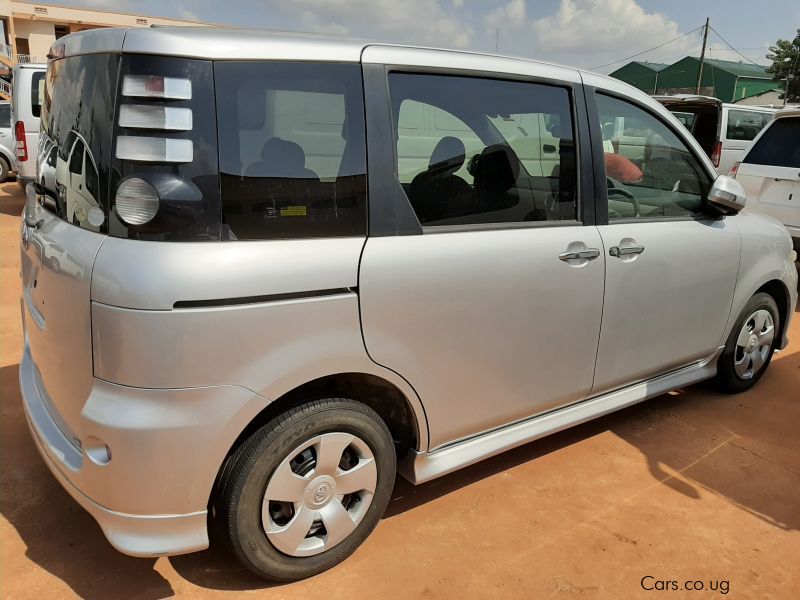 Toyota sienta 2007