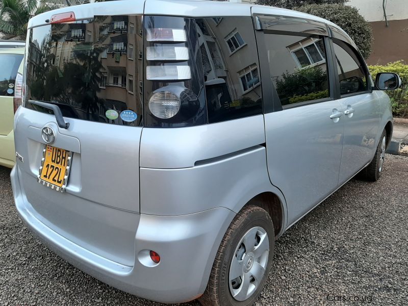 Toyota sienta 2007