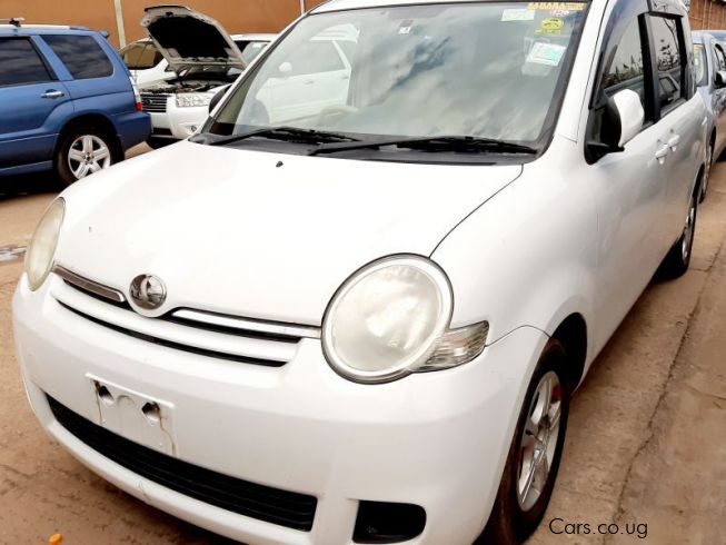 Toyota sienta 2007