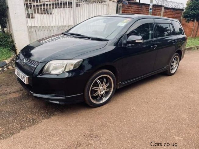 Toyota fielder фото