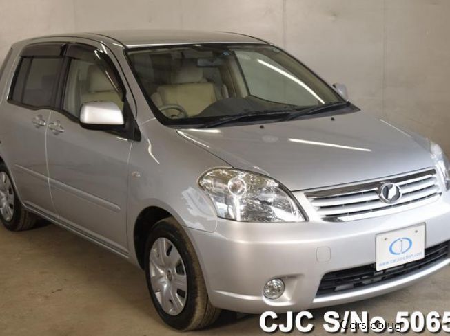 Toyota raum 2008