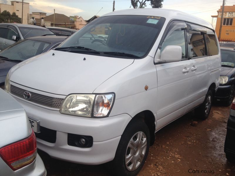 Toyota noah 1999