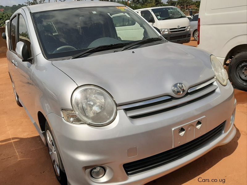 Toyota sienta 2007