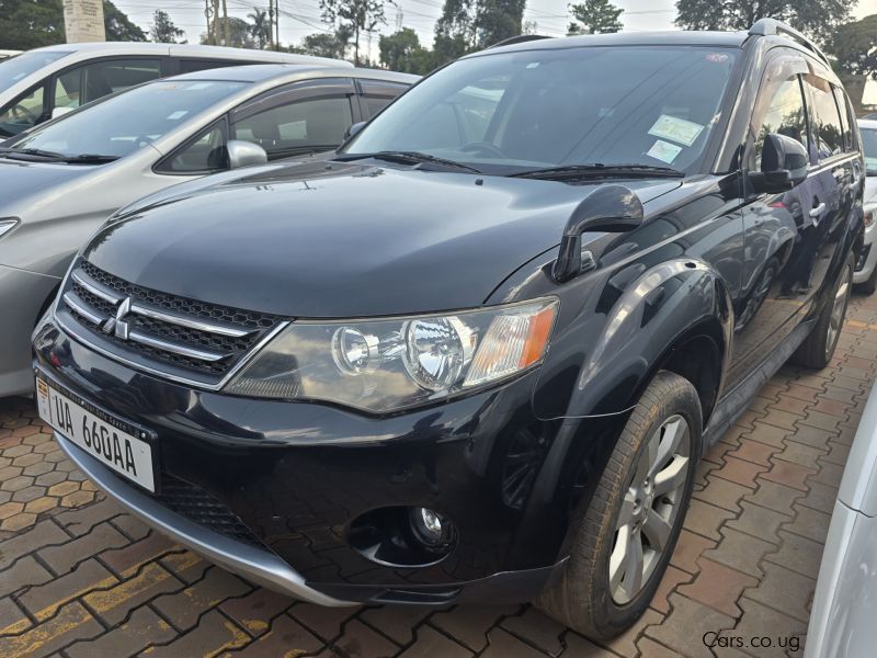 Mitsubishi Outlander in Uganda