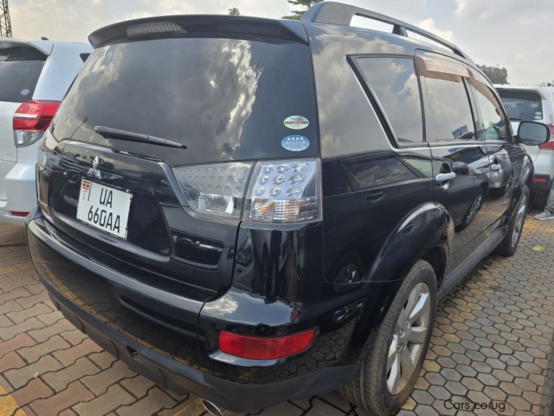 Mitsubishi Outlander in Uganda