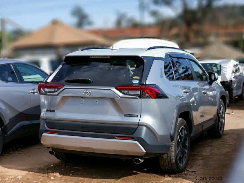 Toyota Rav 4 in Uganda